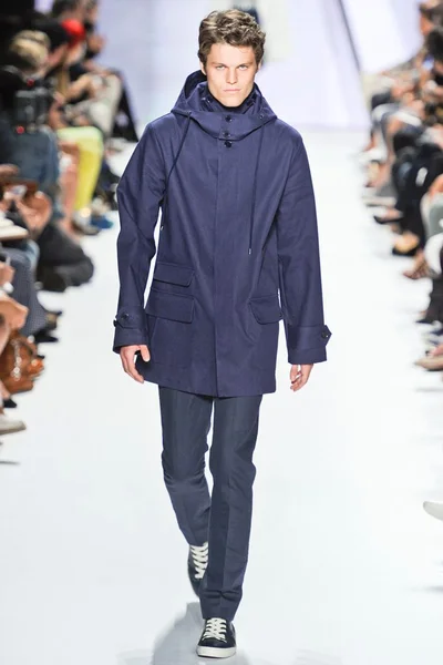 Look 9